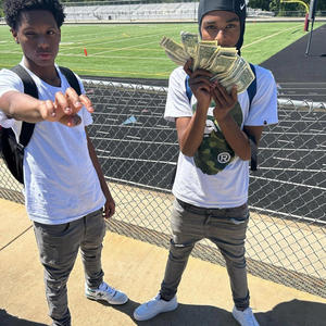 38 hot (feat. nlylildmoney) (Explicit)