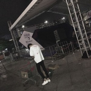 被害妄想携带女子