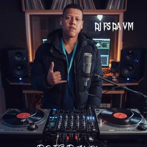 ELA XONADA NO CRIME (Explicit)