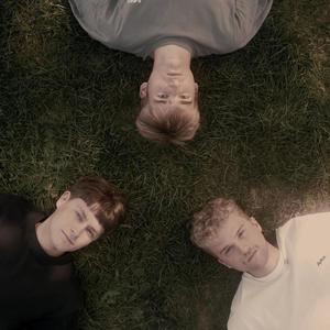 Pessimist (feat. YAVIN17, MaNy & Yung F. Zilla) (Explicit)