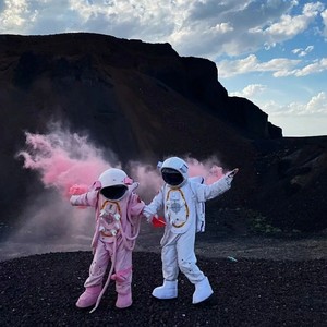 全世界谁倾听你