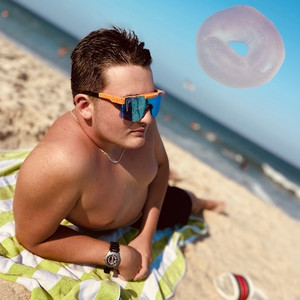 Bagelz on the Beach (Explicit)