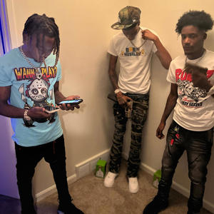 Man In Da Middle (feat. Lil Hit) (Explicit)