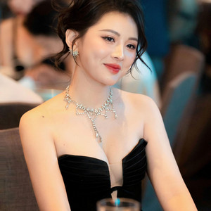 Giờ Em Khóc Nước Mắt Ai Lau (TTM Remix - Vina)