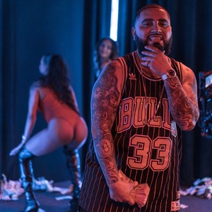 Cashed Out (feat. JuneBugg) (Explicit)