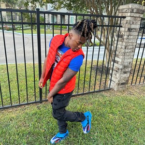 Feels (feat. DMIXX) (Explicit)