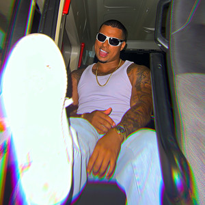 Vai Rolar uma Festinha (Cai de Perna Aberta) (Explicit)