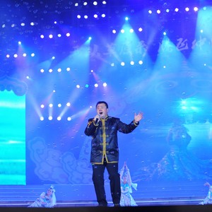 一马当先铸辉煌 (伴奏)