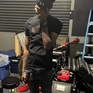 Kiss (feat. wegoinmeet00) (Explicit)