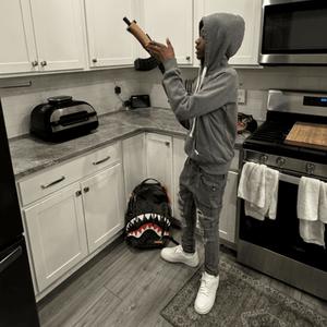 midgets (feat. lildre556) (Explicit)