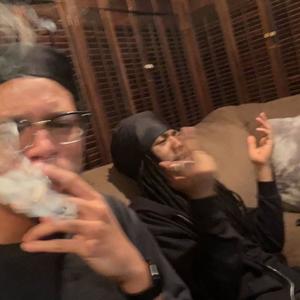 outta town (feat. 6evermir) (Explicit)