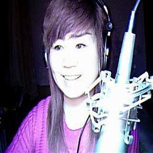 幸福的老鼠骑着猫