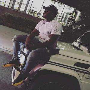 Grind Season (feat. Holiday Frm816) (Explicit)