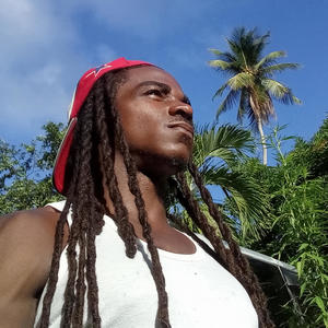 Social Network (feat. Blackz)