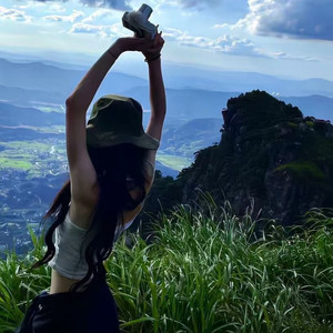 先来一件姜黄色衬衫