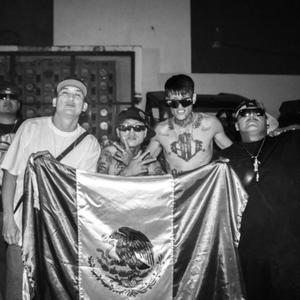 Huele a peligro (feat. Barrio Is & Gerardo Piña) (Explicit)