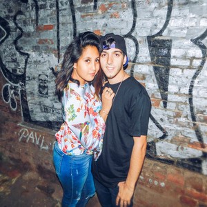 Ella Siempre Me Llama