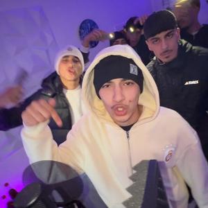 Jumpers (feat. ADEN, Rüzo & Venji76) (Explicit)