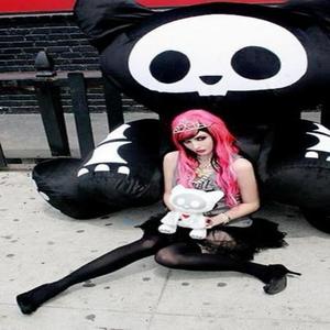 skelanimal girll (feat. graveslvtt, kandi krave, asht0nn & fangs) (Explicit)