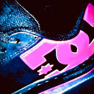 plamy krwi na dc shoes (feat. sky suzuya) (Explicit)