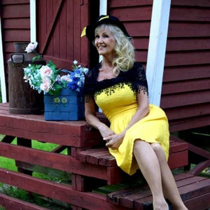 Aurinkoperhosten laakso