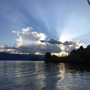 鲁班湖，我美丽的家乡