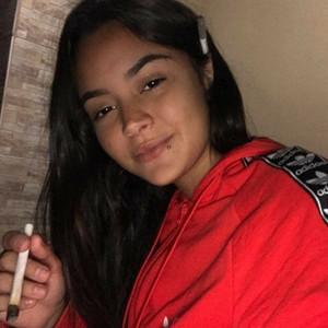 MORENA DELICINHA X SALÃO DA LARISSINHA (Explicit)