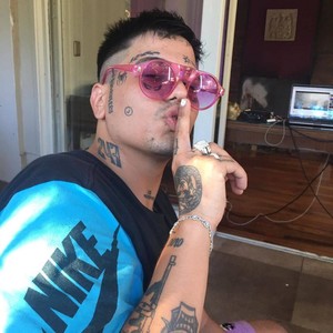 Ella Es Una Modelo (Explicit)