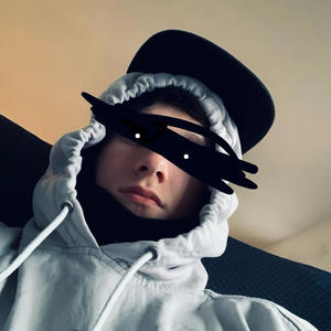 MR LITTY (SLOWED) (feat. clvr) (Explicit)