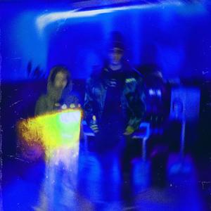 Viikossa sujut (feat. Iida)