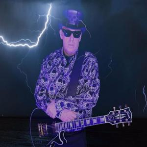 Haunted House (feat. Les Warner & Alena 7)