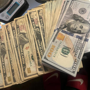 Pushing weight (feat. OL PHAT, GeeRuck & DahDah) (Explicit)