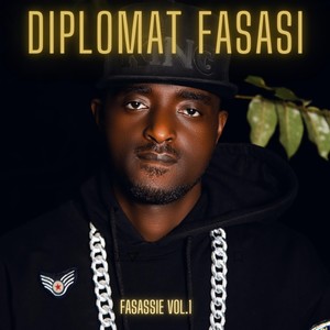 Umucakara Wibihe (feat. Young Junior)
