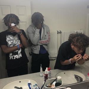 mmm kinda (feat. daizyisweird & lah renzo) (Explicit)