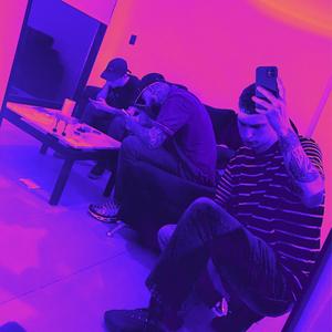 esta todo mal con todos estos chetos (feat. ivory loops) (Explicit)