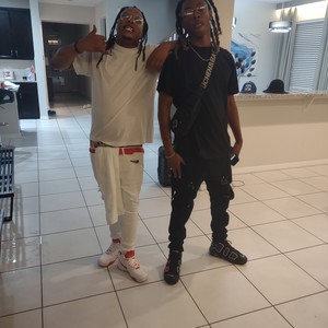 Talk My Shii (feat. BWM Lil p) (Explicit)