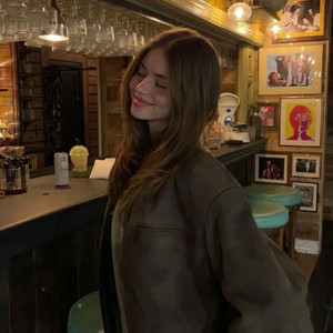 Çok güzel gülüyorsun