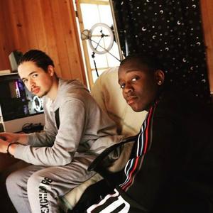 side to side (feat. Jonno Ade) (Explicit)