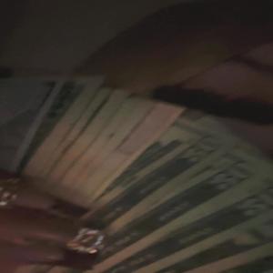 She make it clap (Explicit)