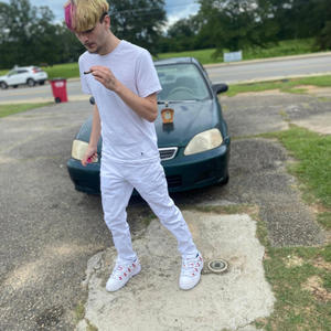 MGNGLIVIN (feat. Luh 4) (Explicit)