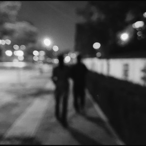 在下过雨的夜晚