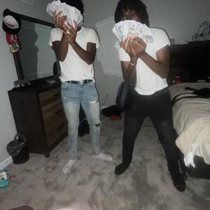 l00k at my cash (feat. Omgtj) (Explicit)