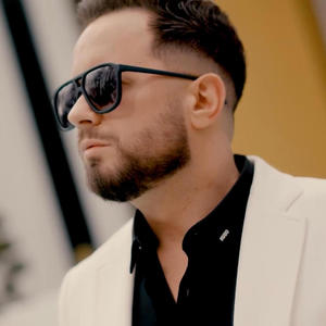 Pe o insula pustie (feat. Beyonce de Romania)