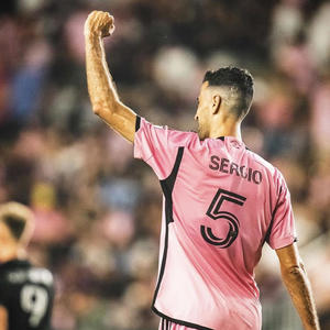 Gloom (feat. Senju) (Explicit)