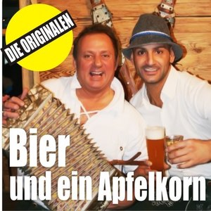 Bier und ein Apfelkorn