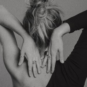 Belén Cuturi - Sábanas en Nepal