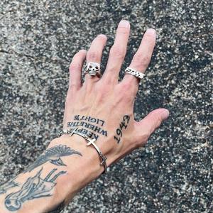 Vampire hotel (feat. Mason Musso)