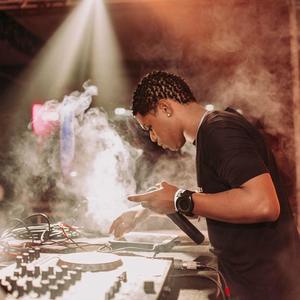 DEU MEIA NOITE EU SUMI (Explicit)