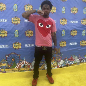 left right #macaroni time (Explicit)