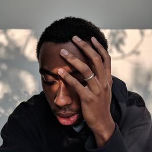 FALLING APART (feat. Carolina Zorub)